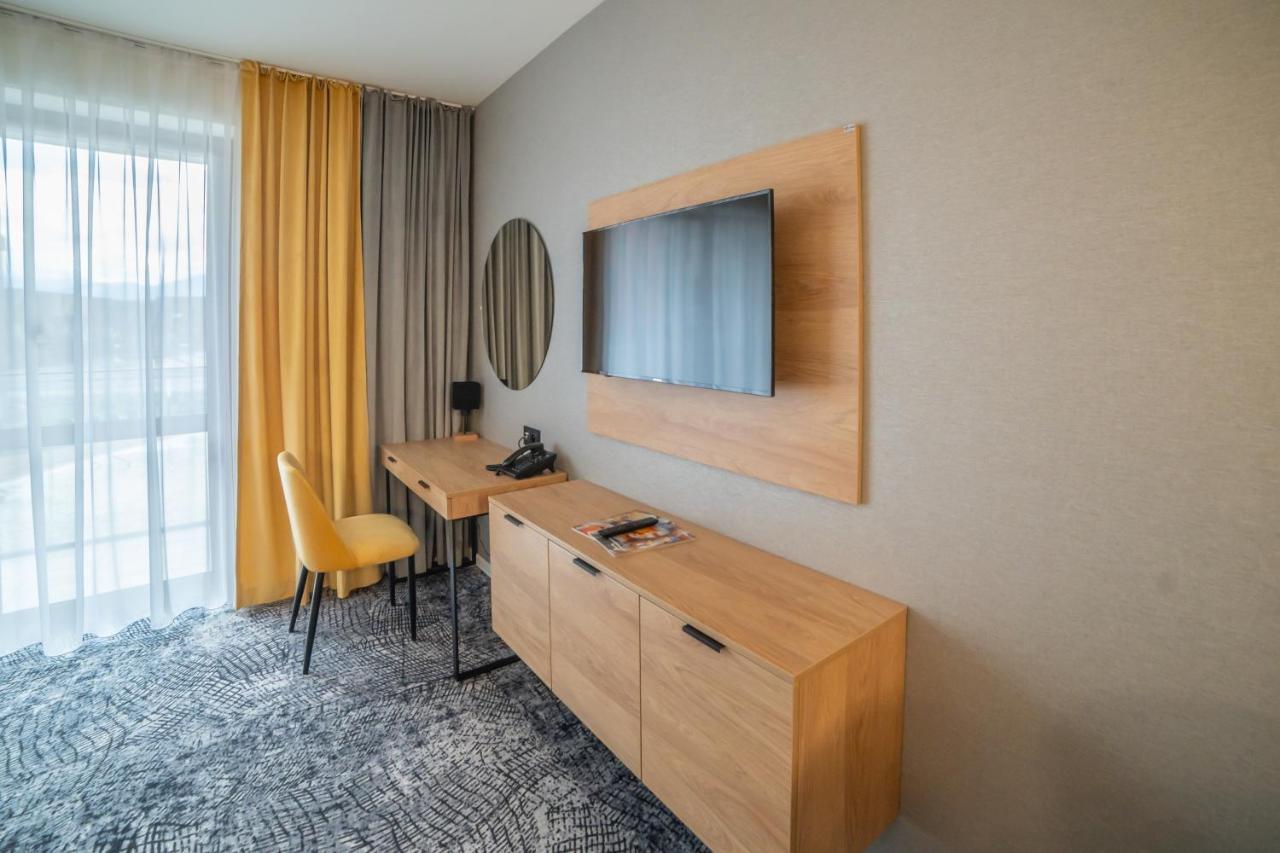 Lux Apartman V Hoteli Akvamarin Bešeňová Eksteriør billede