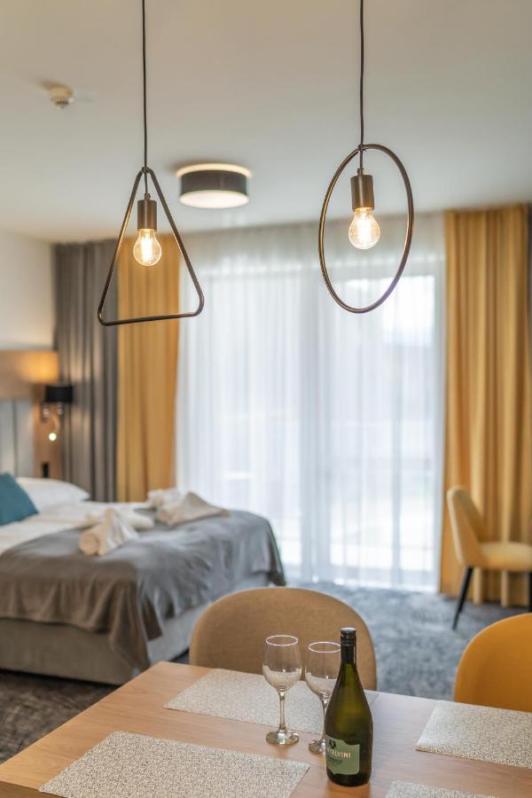 Lux Apartman V Hoteli Akvamarin Bešeňová Eksteriør billede