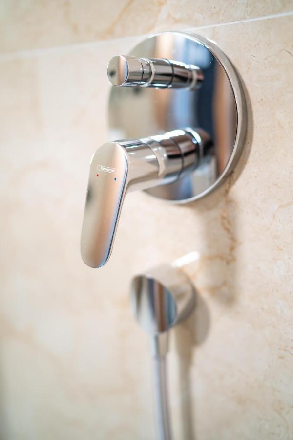 Lux Apartman V Hoteli Akvamarin Bešeňová Eksteriør billede